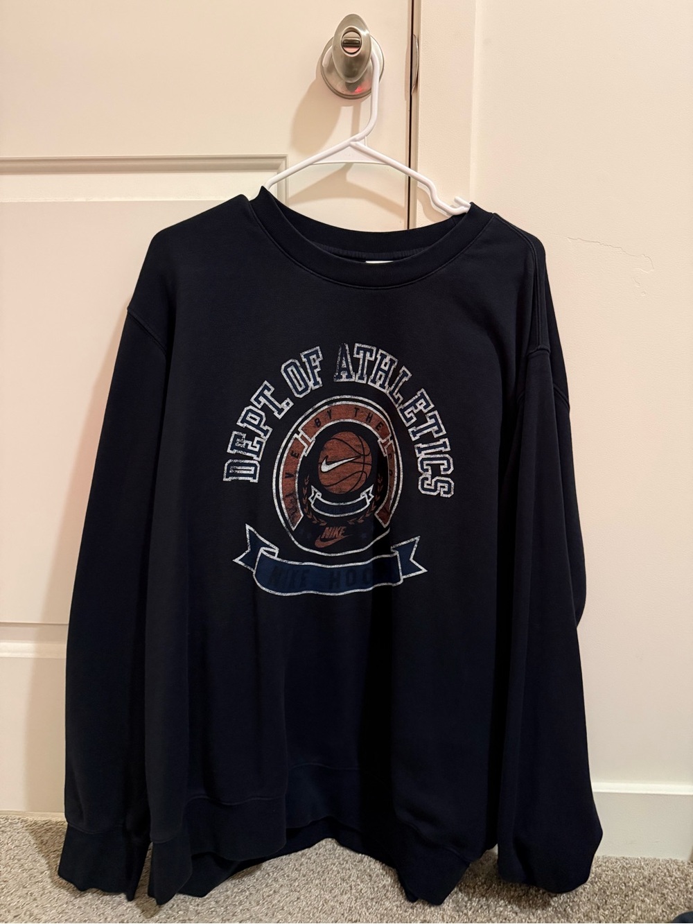 Nike Men’s Black Crewneck Sweatshirt with Athletic Emblem